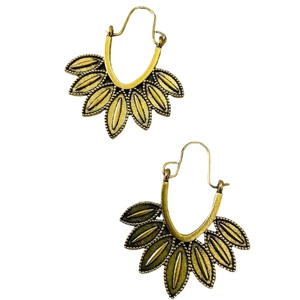 Gold Tone Boho Flower Shaped Filigree Retro Hoop Earrings